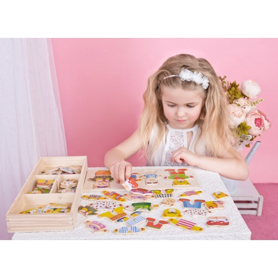 Koka attīstoša spēle puzle Bino Puzzle Put on Clothing Family 88016
